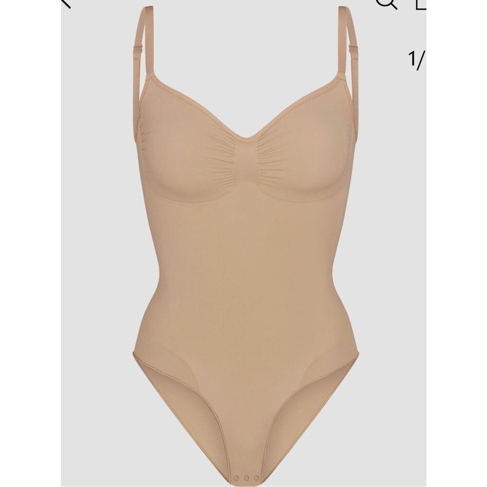 Skims seamless sculpt panty bodysuit size Medium NWOT
